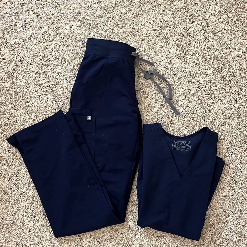 Navy blue fig scrub set